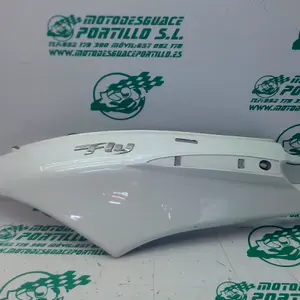 Foto de Carcasa lateral trasera izquierda Piaggio FLY 125 3V referencia 456-22-41260 foto 2