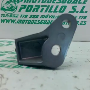 Foto de Estribera trasera izquierda con reposapies Yamaha N MAX 125 referencia 394-23-46391 foto 4