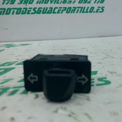 Foto de Interruptor de intermitente Honda SH 125I 13-16 referencia 65-24-47342
