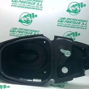 Foto de Porta-casco Yamaha TRICITY 125I referencia 307-21-35490 foto 4