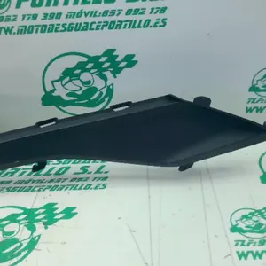Foto de Carcasa lateral izquierda Honda FORZA 125 referencia 396-25-48994 foto 5