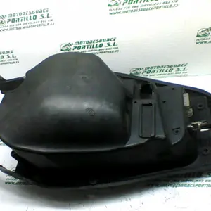 Foto de Porta-casco Gilera NEXUS 500 04 referencia 15-21-28845 foto 9
