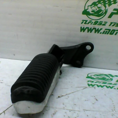 Foto de Estribera trasera izquierda con reposapies Yamaha X MAX 125 referencia 304-21-31455