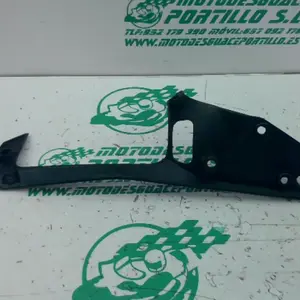 Foto de Embellecedor derecho del radiador Honda CB 500XA referencia 415-23-47842 foto 3