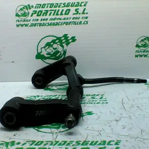 Foto de Soporte de motor Kymco Super Dink 125 referencia 360-23-48038 foto 6
