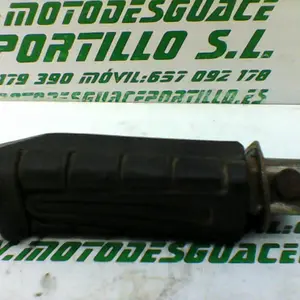 Foto de Reposapies trasero izquierdo Yamaha YBR 125 i referencia 171-21-30493 foto 2