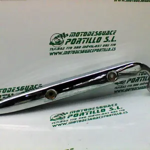 Foto de Embellecedor lateral derecho Suzuki Marauder 125 referencia 46-19-17583 foto 1