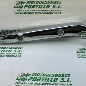 Foto de Embellecedor lateral derecho Suzuki Marauder 125 referencia 46-19-17583 foto 4