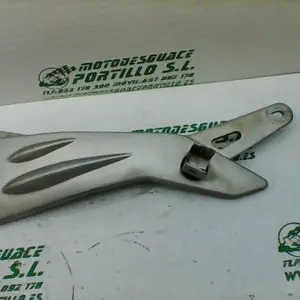 Foto de Estribera trasera derecha Yamaha YBR 125 i referencia 171-21-30497 foto 9