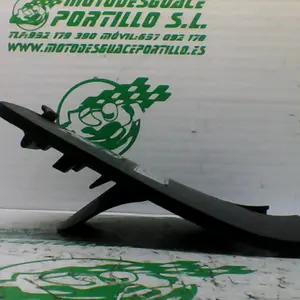 Foto de Puerta depósito gasolina Kymco super dink 300 i referencia 367-19-43487 foto 2