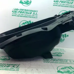 Foto de Porta-casco Yamaha N MAX 125 referencia 394-23-46409 foto 6
