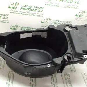 Foto de Porta-casco Piaggio ZIP AIRE 2T 3 50 referencia 81-19-18215 foto 2