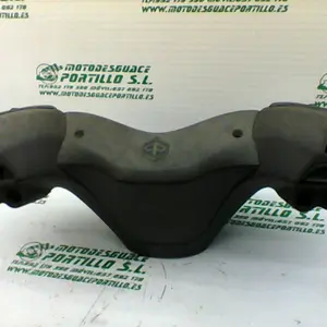 Foto de Embellecedor del manillar Piaggio X8 125 referencia 295-20-37710 foto 7
