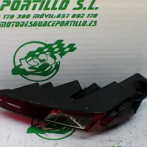 Foto de Intermitente trasero derecho Peugeot Satelis 125 referencia 240-19-36102 foto 2