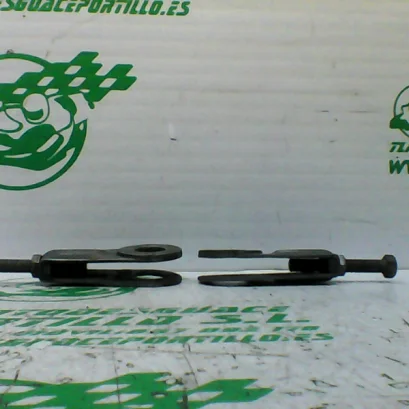 Foto de Tensores de rueda trasera Kawasaki Gpz 500 referencia 132-18-43213