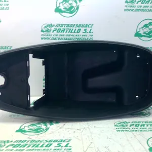 Foto de Porta-casco Kymco MILER 125I referencia 151-24-48075 foto 5