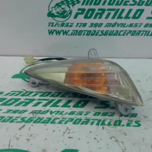 Foto de Intermitente delantero izquierdo Honda PS 125 referencia 106-24-47663 foto 12