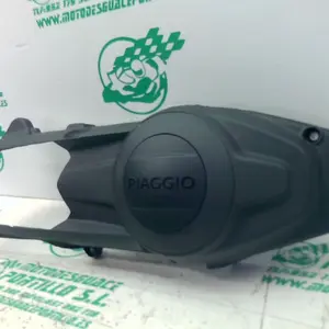 Foto de Embellecedor de tapa cárter Piaggio BEVERLY 300 I referencia 452-23-46540 foto 2