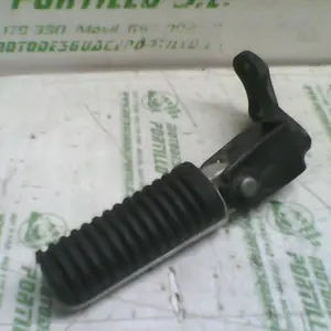 Foto de Estribera trasera derecha con reposapies Yamaha X MAX 125 referencia 304-21-31454 foto 3