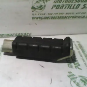 Foto de Reposapies trasero derecho Yamaha YBR 125 i referencia 171-21-30492 foto 8