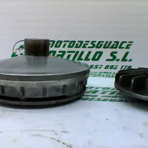 Foto de Variador Suzuki SIXTEEN 125 referencia 281-18-19674 foto 2