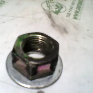 Foto de Tuerca de rueda trasera Piaggio ZIP 4T 50 referencia 64-16-4126