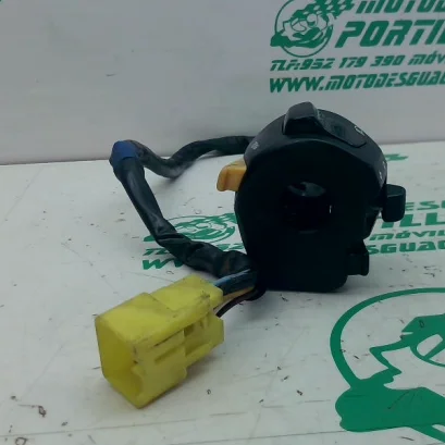 Foto de Piña izquierda Suzuki BURGMAN 200 I referencia 423-22-44575