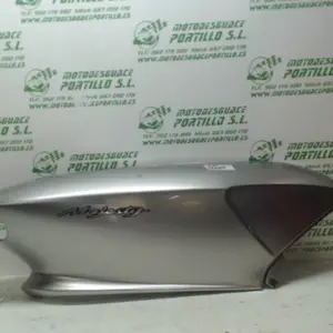 Foto de Carcasa lateral trasera derecha Yamaha Majesty 125 referencia 125-17-11570 foto 6