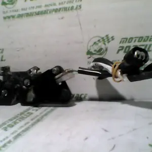 Foto de Cerradura del asiento Honda Forza 250 referencia 37-17-3992