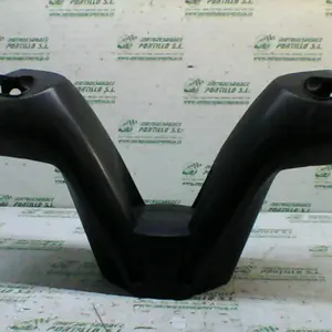 Foto de Embellecedor del manillar Kymco Yager 125 referencia 178-18-14821 foto 2