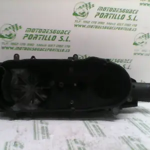 Foto de Tapa de cárter Yamaha VITY 125 referencia 276-19-32810 foto 3