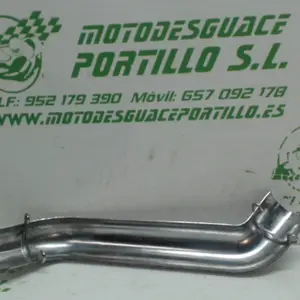 Foto de Embellecedor del manguito de agua Hyosung Aquila 650 07-08 referencia 64-17-6105