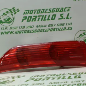 Foto de Intermitente trasero derecho Piaggio X8 125 referencia 350-19-25875 foto 16