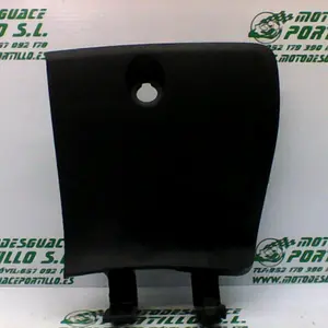 Foto de Puerta de guantera Yamaha X MAX 125 referencia 304-21-31487 foto 3
