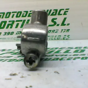 Foto de Soporte de retrovisor izquierdo Suzuki Estilete 50 referencia 112-19-22141 foto 5