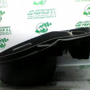 Foto de Porta-casco Piaggio NRG Power 50 referencia 314-20-30525 foto 6