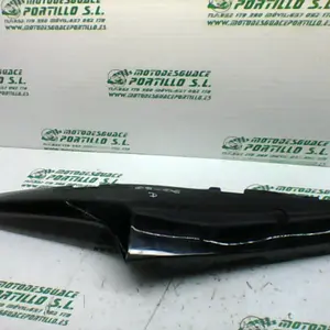 Foto de Carcasa lateral trasera derecha Suzuki V Strom 650 referencia 144-19-21123 foto 2