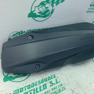 Foto de Embellecedor de tapa cárter Honda FORZA 125 referencia 396-25-49206