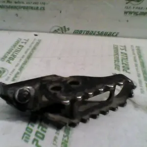 Foto de Reposapies delantero derecho Suzuki RMX 50 referencia 275-21-41037 foto 5