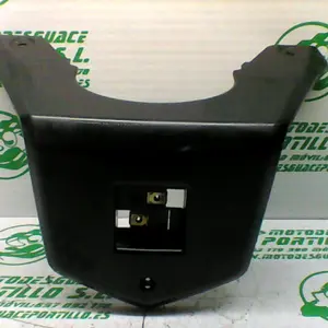 Foto de Embellecedor de contraescudo Kymco Super Dink 125 referencia 15-23-41664 foto 10