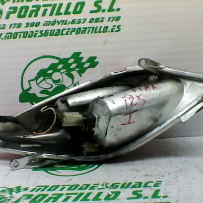 Foto de Intermitente trasero izquierdo Yamaha X max 125 2010 referencia 181-16-36208