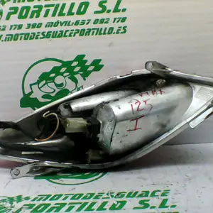 Foto de Intermitente trasero izquierdo Yamaha X max 125 2010 referencia 181-16-36208