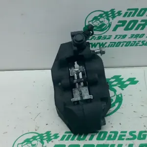 Foto de Pinza de freno delantera derecha Kawasaki Z 900 referencia 6-24-47578 foto 3