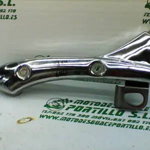 Foto de Embellecedor lateral izquierdo Yamaha YBR 125 i referencia 118-19-19819 foto 4
