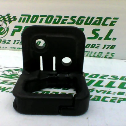 Foto de Porta bolsa Suzuki SIXTEEN 125 referencia 281-18-19625