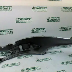 Foto de Carcasa lateral trasera izquierda Piaggio Beverly 125 referencia 10-16-17821 foto 2