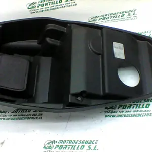 Foto de Porta-casco Kymco Agility city 125 referencia 409-21-32253 foto 3