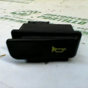 Foto de Interruptor de claxon Honda Dylan 125 referencia 352-22-38717 foto 2