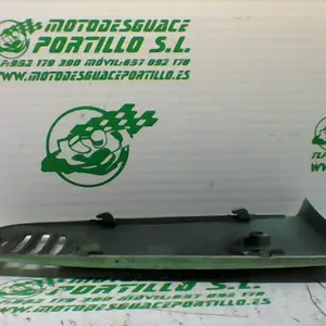 Foto de Embellecedor del frontal Vespa GT 200 L referencia 138-22-34355 foto 2