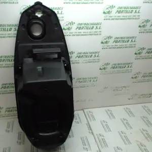 Foto de Porta-casco Peugeot Kisbee 50 4T referencia 53-21-28497 foto 2